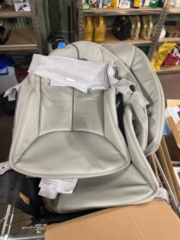 1177498-78 Warehouse with car parts and accessories 9 sections shelf