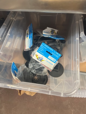 1177498-49 Warehouse with car parts and accessories 9 sections shelf