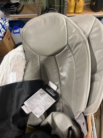 1177498-77 Warehouse with car parts and accessories 9 sections shelf