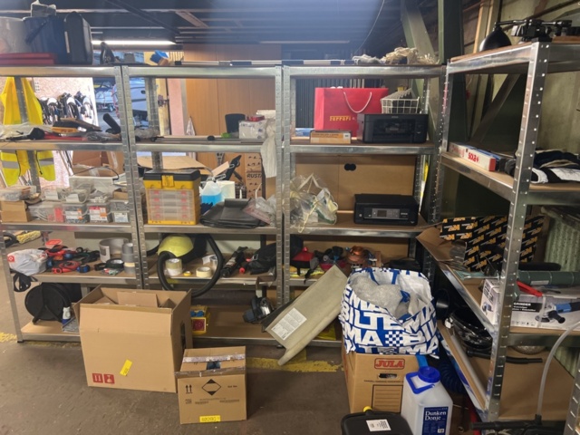 1177498-3 Warehouse with car parts and accessories 9 sections shelf