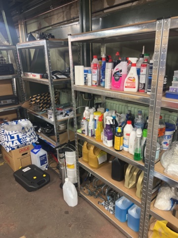 1177498-64 Warehouse with car parts and accessories 9 sections shelf