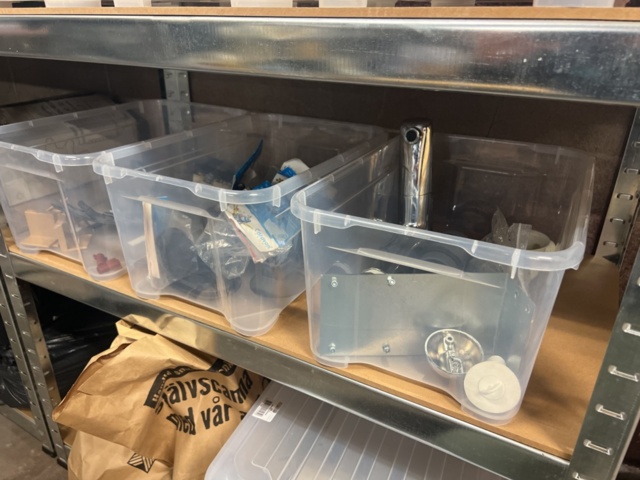 1177498-68 Warehouse with car parts and accessories 9 sections shelf