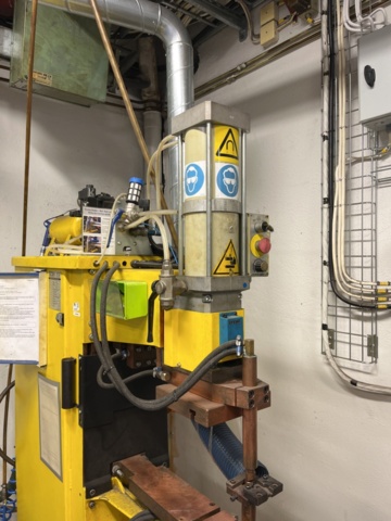 1190069-9 Press/Spot welder TECNA 8208 With water cooling