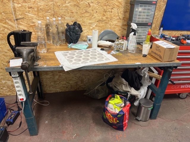 1177496-1 Workbench with vise