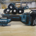 1030739-1 Multi-tool with battery, Makita DTM52