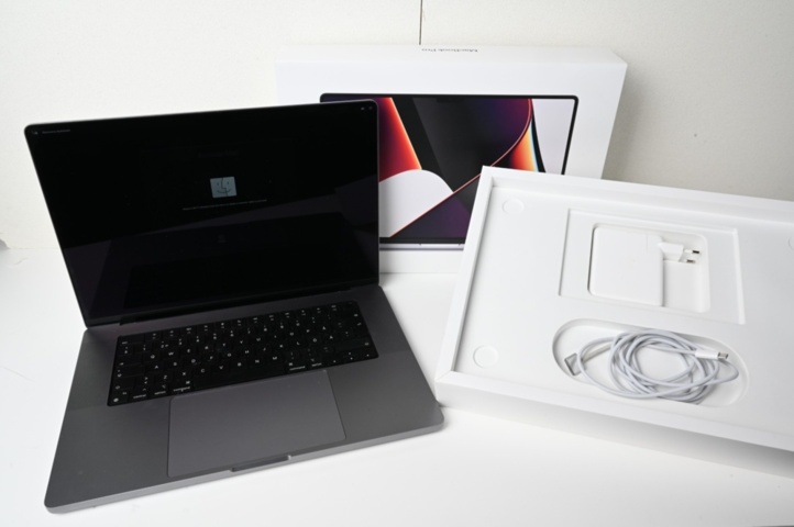 1190445-1 MacBook Pro 16 inch Model A2485 (2021), 32 MB, 512 GB - Shipping included