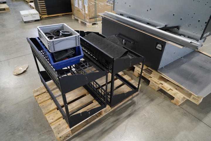 1031021-5 2 Loyds smartfloor for VW Transporter