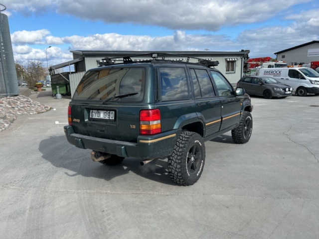1162097-40 Jeep Grand Cherokee 5.2 V8 4WD Automatic, 215hp, 1994