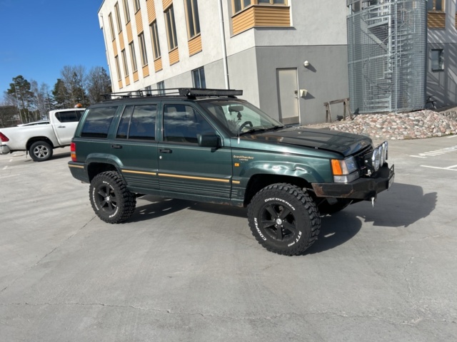 1162097-42 Jeep Grand Cherokee 5.2 V8 4WD Automatic, 215hp, 1994