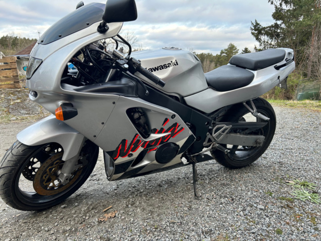 1078812-15 Kawasaki ZX 600 F 1997