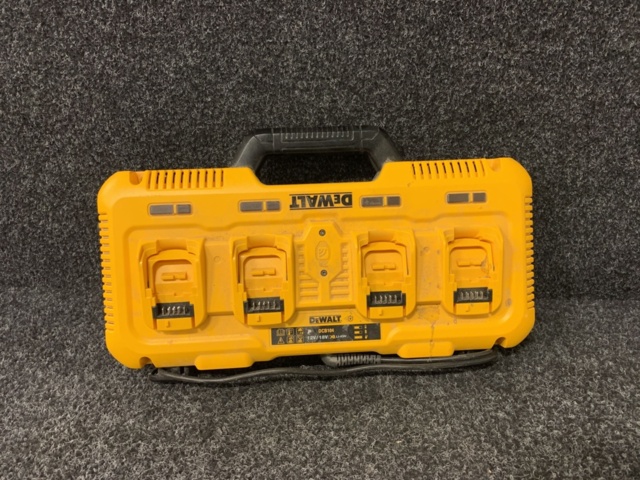 1190807-2 Quick charger DeWalt DCB104