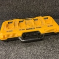 1190807-6 Quick charger DeWalt DCB104
