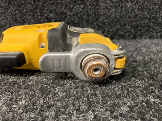 1190818-7 Multitool DeWalt DCS356