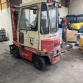 1121761-5 Mitsubishi FB25P 2.5 ton truck inc loader