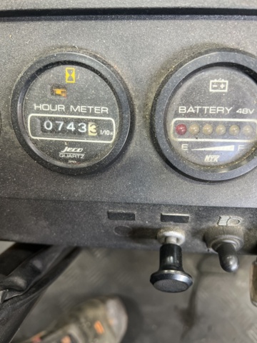 1121761-17 Mitsubishi FB25P 2.5 ton truck inc loader