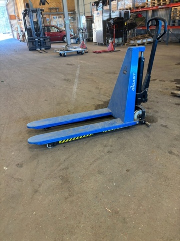 899426-2 GIGANT höglyftande SAXLYFTVAGN 1 TON