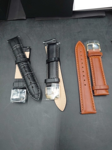 1193435-8 4 James Noble Classic watch with 8 bracelets - men