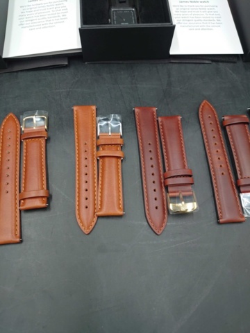 1193435-9 4 James Noble Classic watch with 8 bracelets - men