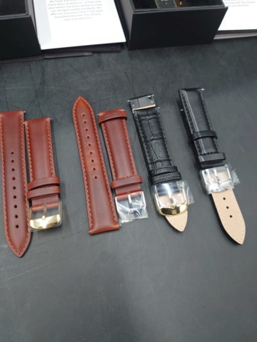 1193435-10 4 James Noble Classic watch with 8 bracelets - men