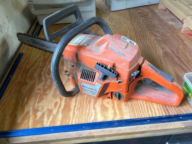 1110694-2 Husqvarna 55 chainsaw