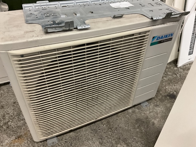 1121411-2 Air source heat pump Daikin 2017
