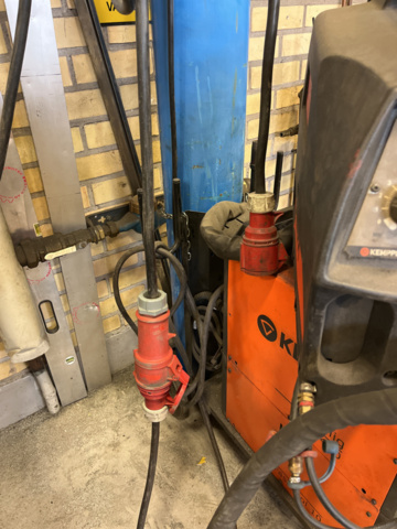 1078852-8 KEMPPI KM400/MF 33 Mig welding