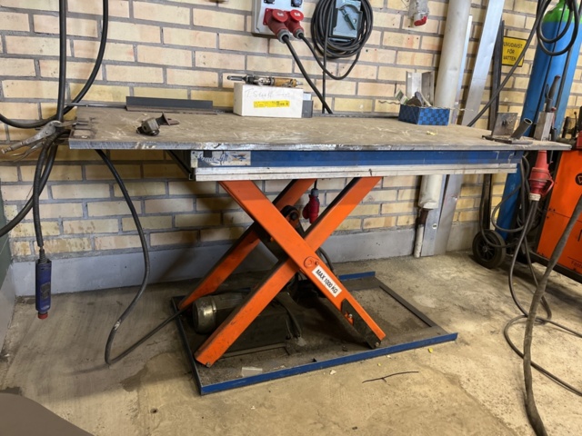 1078853-2 Lift table 1000kg Edmo lift 90x180