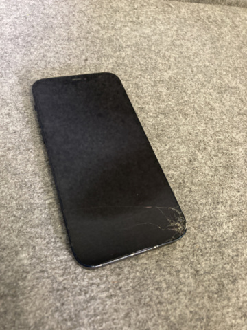 1055192-3 Apple iPhone 11 64 GB Reparationsobjekt