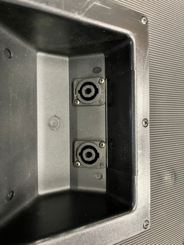 1186944-5 Passive speakers including case 2 - RCF Event 3000