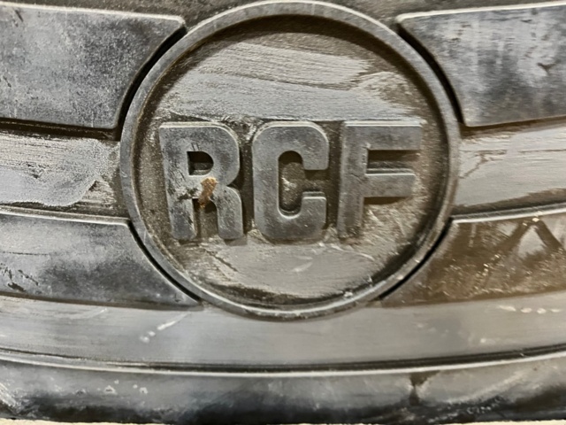 1186944-6 Passive speakers including case 2 - RCF Event 3000