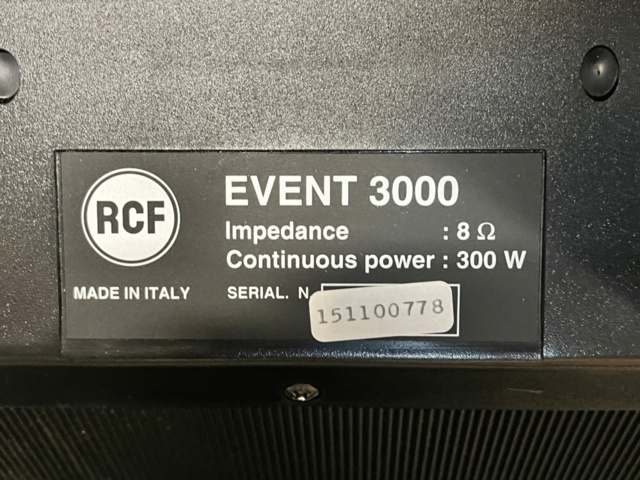 1186944-9 Passive speakers including case 2 - RCF Event 3000