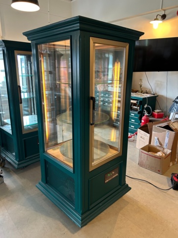 Rotating display fridge Tecfrigo Barocca 500 - PS Auction - We value ...