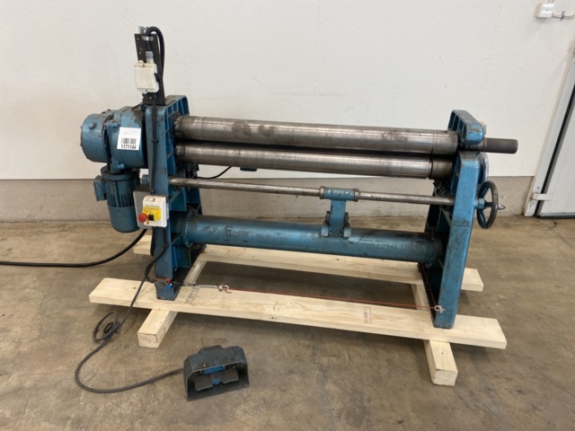 Motorized round roller Luna 8266/12/45 - PS Auction - We value the ...