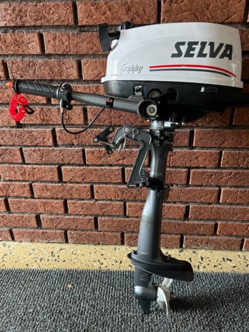 1195112-1 Selva Guppy Boat Engine (Demo Run)