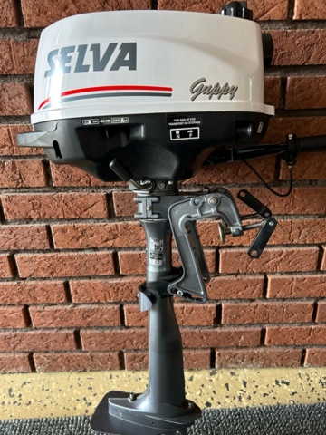1195112-2 Selva Guppy Boat Engine (Demo Run)