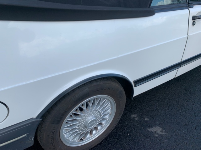 1137459-53 Saab 900 Turbo Convertible - 1988