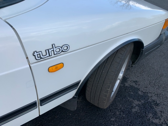 1137459-55 Saab 900 Turbo Convertible - 1988