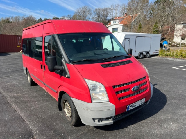 985396-7 Ford Transit T300 2.2 TDCi 140hp, -12 "9-seater"