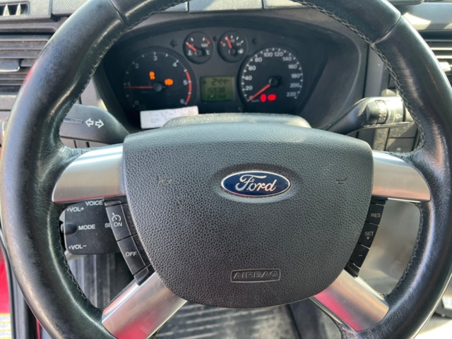 985396-13 Ford Transit T300 2.2 TDCi 140hp, -12 "9-seater"