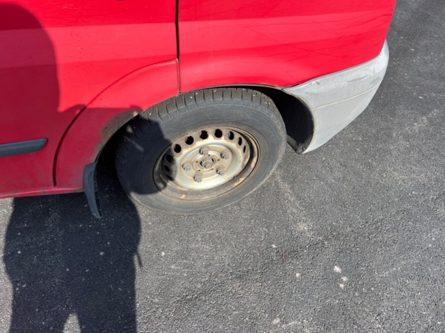 985396-20 Ford Transit T300 2.2 TDCi 140hp, -12 "9-seater"