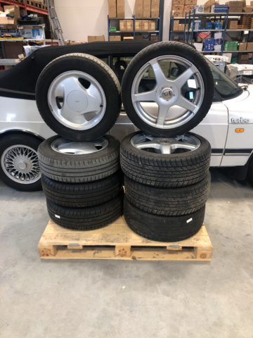 1137459-75 Saab 900 Turbo Convertible - 1988