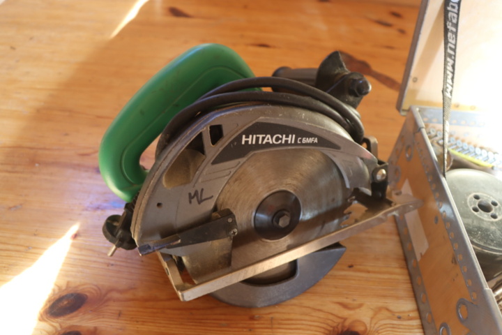 1173572-2 Box Drills + Circular Saw Hitachi C6MFA