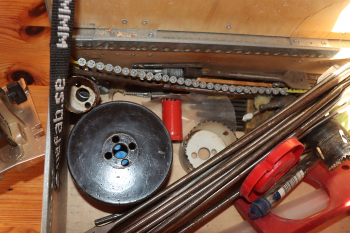 1173572-6 Box Drills + Circular Saw Hitachi C6MFA