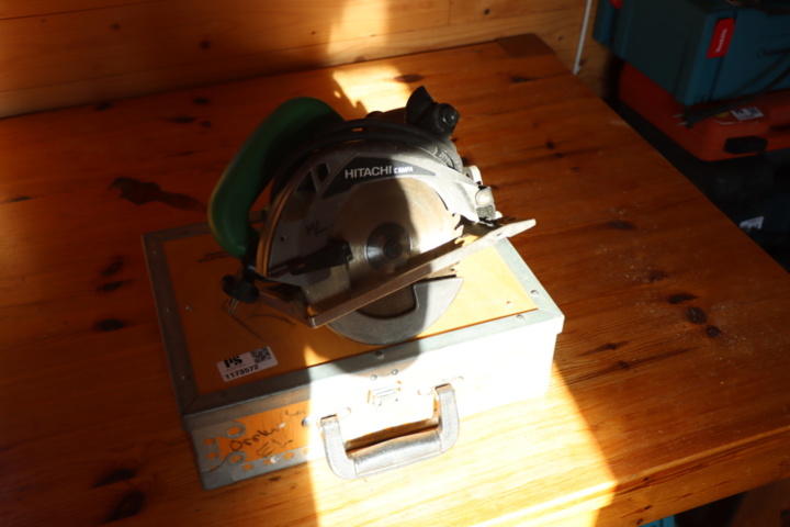 1173572-8 Box Drills + Circular Saw Hitachi C6MFA