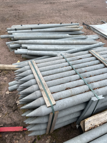 1197717-6 Plastic poles