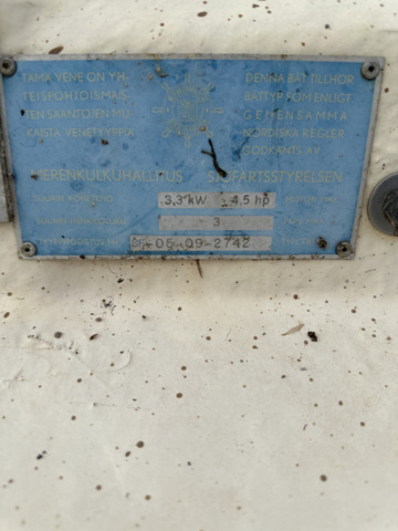 1197720-8 Plastic boat