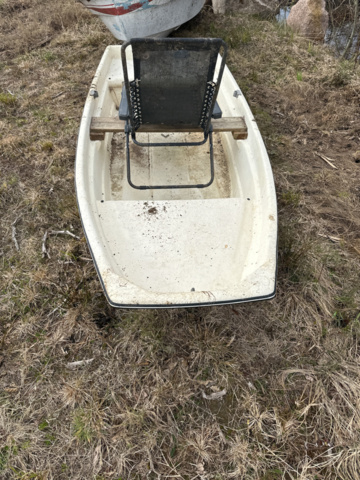 1197720-12 Plastic boat