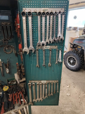 1129193-28 Verktygsskåp med Innehåll