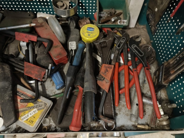 1129193-33 Verktygsskåp med Innehåll