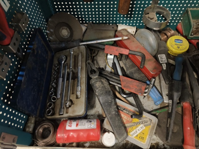 1129193-34 Verktygsskåp med Innehåll